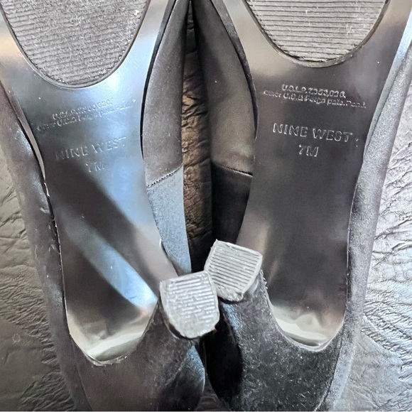 Nine West Lillyao Black Satin Rosette Peep Toe Slip On Stiletto Heel Size 7 - Picture 9 of 9